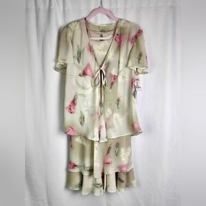 R & M Richard's Floral Dress Size 6P NWT